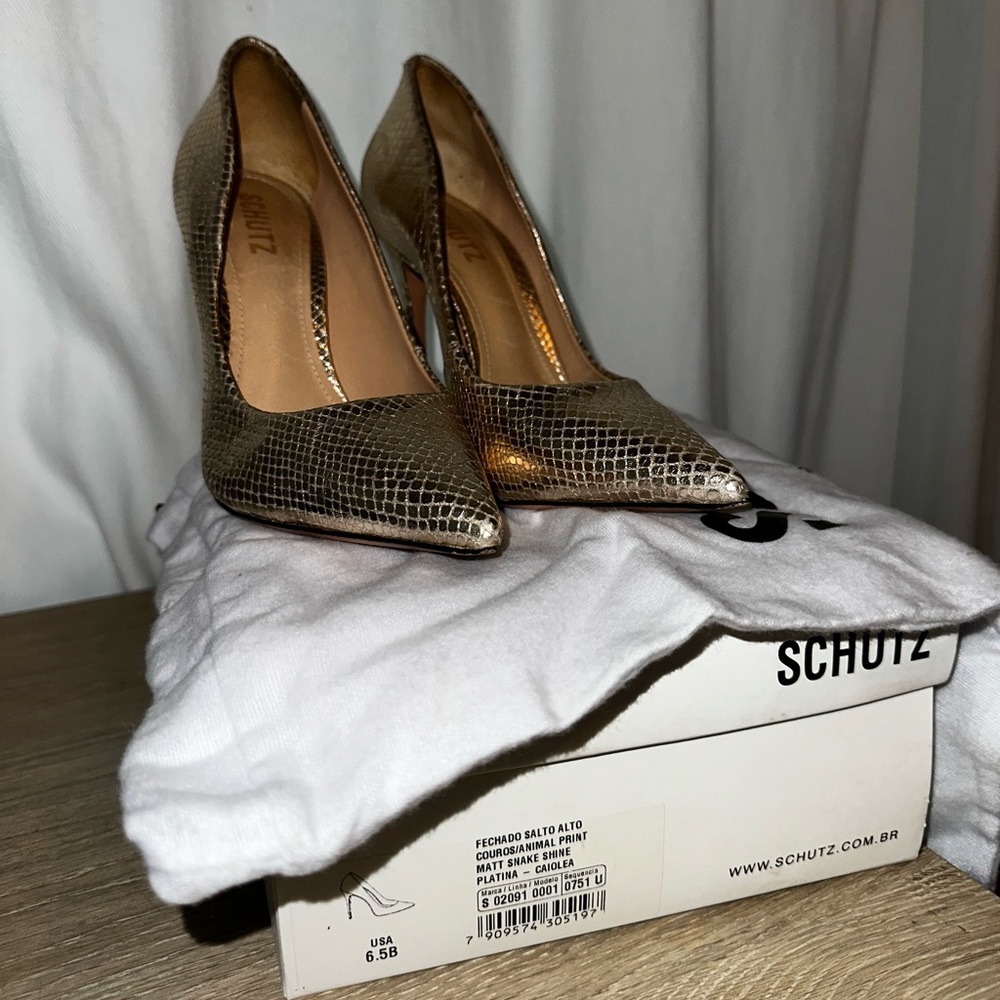 Schutz Metallic  Pumps